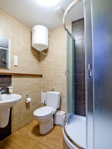 Kúpeľňa v ubytovaní Apartamenty studio Metropolio Centrum