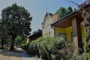 Το κτήριο όπου στεγάζεται  το hostel +12 φωτογραφίες