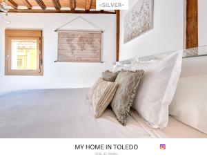 Postel nebo postele na pokoji v ubytování -SILVER- by myhomeintoledo