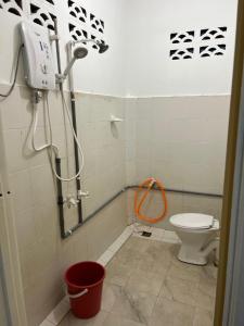 Phòng tắm tại Homestay Losong Kuala Terengganu +5 ảnh