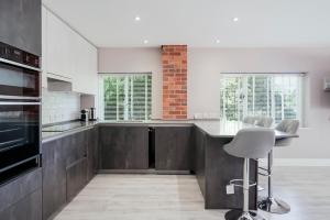 Gallery image of Chalet Gerrards Cross in Gerrards Cross