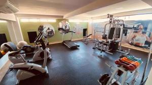 Fitness centrum a/nebo fitness zařízení v ubytování Flat Moderno a 150m do Salvador Shopping