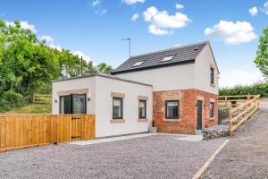 Το κτήριο όπου στεγάζεται  η παραθεριστική κατοικία