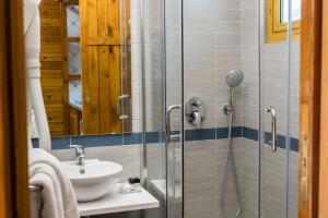 a bathroom with a sink and a shower at Residence Villaggio Verde in Sorrento