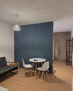 Χώρος καθιστικού στο Modern Studio in Hotel Mgzavrebi Block 9 Mountain View