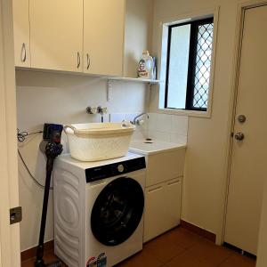 Φωτογραφία από το άλμπουμ του 3-BHK Family Home Nr Schools & Uni σε Rosslea