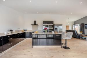 Dapur atau dapur kecil di 2 Bed in Somerton oc-s32606