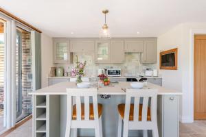 Η κουζίνα ή μικρή κουζίνα στο 1 Bed in Umberleigh oc-f32531 +16 φωτογραφίες