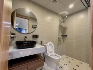 Koupelna v ubytování T3 City view 3 bedrooms 5 beds elevator free laundry + 14 fotografií