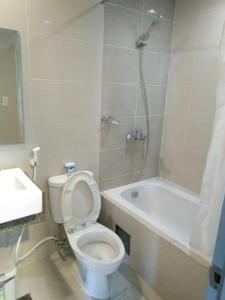 Koupelna v ubytování Mactan Newtown with Garden and Ocean View + 28 fotografií