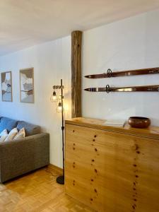 Ruang duduk di Best views and location in Leukerbad!