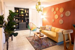 Posezení v ubytování Africa house-Casa Hotel Laureles-La70