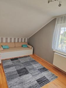 Ένα ή περισσότερα κρεβάτια σε δωμάτιο στο Sunflower vacation home