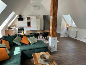 Posezení v ubytování Ferienwohnung Hafenblick