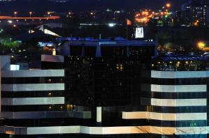 Nespecifikovaný výhled na destinaci Skopje nebo výhled na město při pohledu z hotelu