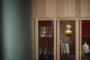 Knihovna v apartmánu