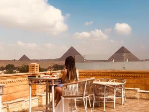 Gallery image of Taj Pyramids inn - Pyramids View Rooftop in Cairo +129 photos