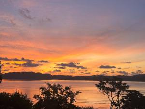 Peisaj natural din apropierea acestei pensiuni