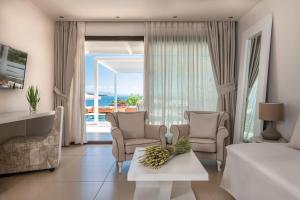 Istumisnurk majutusasutuses Kassandra Bay Resort, Suites & Spa