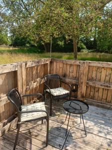 Un balcón o terraza en Noortweghe GLAMPING