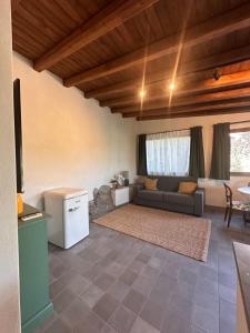 A seating area at La Cantina Villa di campagna