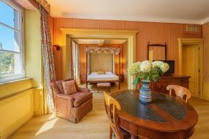 Postel nebo postele na pokoji v ubytování Resort Dei Limoni