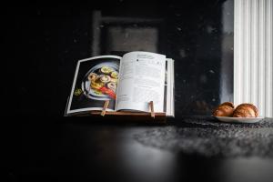 Φαγητό σε αυτό το διαμέρισμα ή κάπου εκεί κοντά