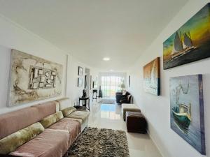 Χώρος καθιστικού στο 307 PACIFIC - LUXO Praia do Forte Passagem PRAIA E GASTRONOMIA