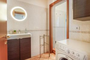 Ένα μπάνιο στο Apartment in the city center with SELF CHECK-IN +20 φωτογραφίες