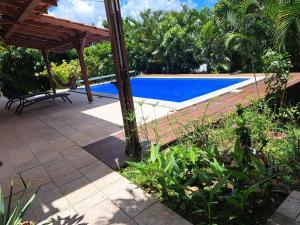 Baseinas apgyvendinimo įstaigoje Studio Kerbignon, Piscine privée arba netoliese
