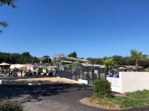 Fotografie z fotogalerie ubytování Mobilhome v destinaci Aureilhan