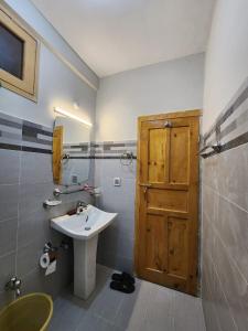 Ένα μπάνιο στο Dream Palace Hotel Rakaposhi Nagar