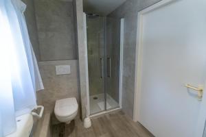Koupelna v ubytování Logis Hotel Arc En Ciel