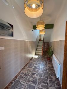 Fotografie z fotogalerie ubytování Casa Grande do Costureiro-Para Grupos en Portomarín con Terraza y Vistas v destinaci Portomarin