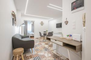 Μια τηλεόραση ή/και κέντρο ψυχαγωγίας στο Ble Elia Thiseio Suite