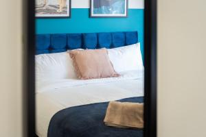 Voodi või voodid majutusasutuse The Maple Nest - Sleep 9-Fast WiFi - Stylish Bedrooms toas +24 fotot