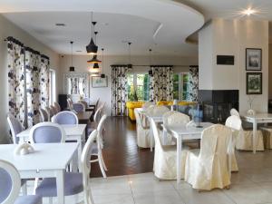 Gallery image of Hotel Biały Dwór in Okuninka