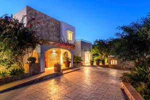 Zahrada ubytování Villa Can Joan I - Fantastic Sunset Views and Family Friendly -