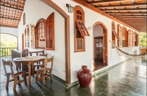 Bazén v ubytování Casa agradável no centro de Miguel Pereira nebo v jeho okolí