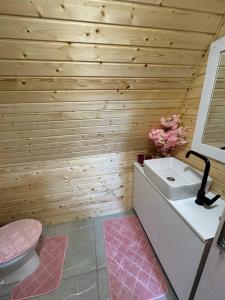 Φωτογραφία από το άλμπουμ του Tlughi cottage σε Itʼkhvisi