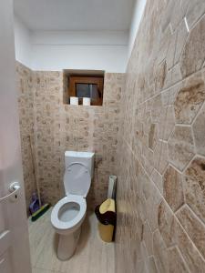 Ένα μπάνιο στο Casa Maria Greci +4 φωτογραφίες