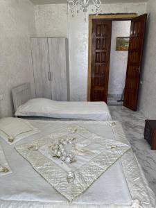 Letto o letti in una camera di NINO