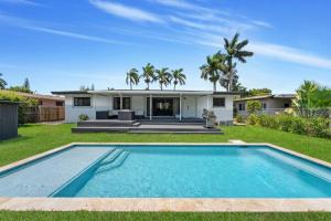 Πισίνα στο ή κοντά στο Luxury Miami Waterfront Retreat with Private Dock