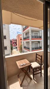 Foto dalla galleria di Bright Apartment 50m from the beach a Himare