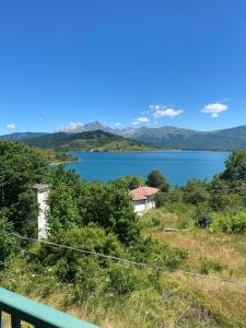 Peisaj natural din apropierea acestei case de vacanță
