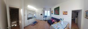 Kuchyň nebo kuchyňský kout v ubytování Artisanti - DANIA HOME
