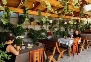 Restoran ili drugo mesto za obedovanje u objektu Hotel Floga