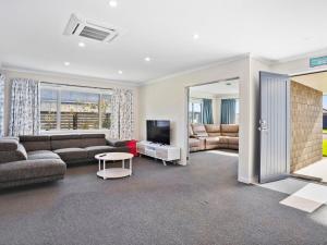 Μια τηλεόραση ή/και κέντρο ψυχαγωγίας στο Reel Weekend Batch