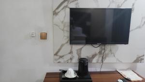 Sjónvarps- og/eða afþreyingartæki á Mareot Hotel & Spa
