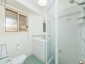 Koupelna v ubytování Pawprints + 14 fotografií